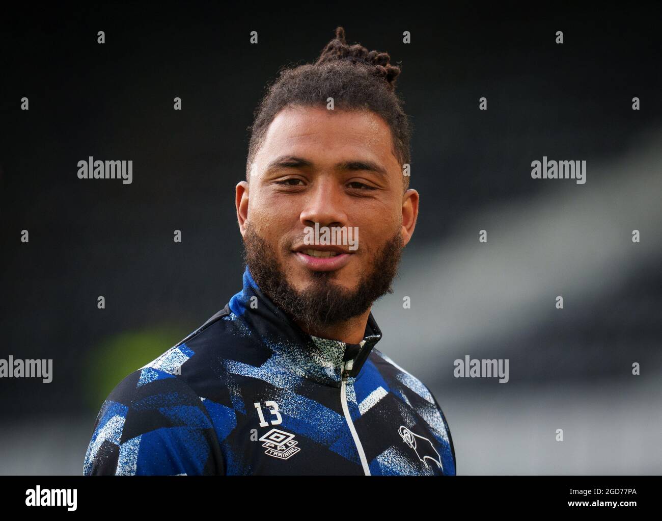 Derby, Regno Unito. 10 agosto 2021. Il 10 agosto 2021, il Colin Kazim-Richards della contea di Derby si è predisputato durante la partita della Carabao Cup tra Derby County e Salford City allo stadio iPro di Derby, in Inghilterra. Foto di Andy Rowland. Credit: Prime Media Images/Alamy Live News Foto Stock