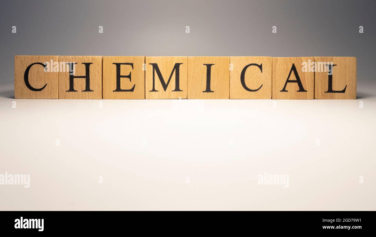 La guerra chimica è stata creata da cubi di legno. Notizie e concetti giornalistici. Primo piano. Foto Stock