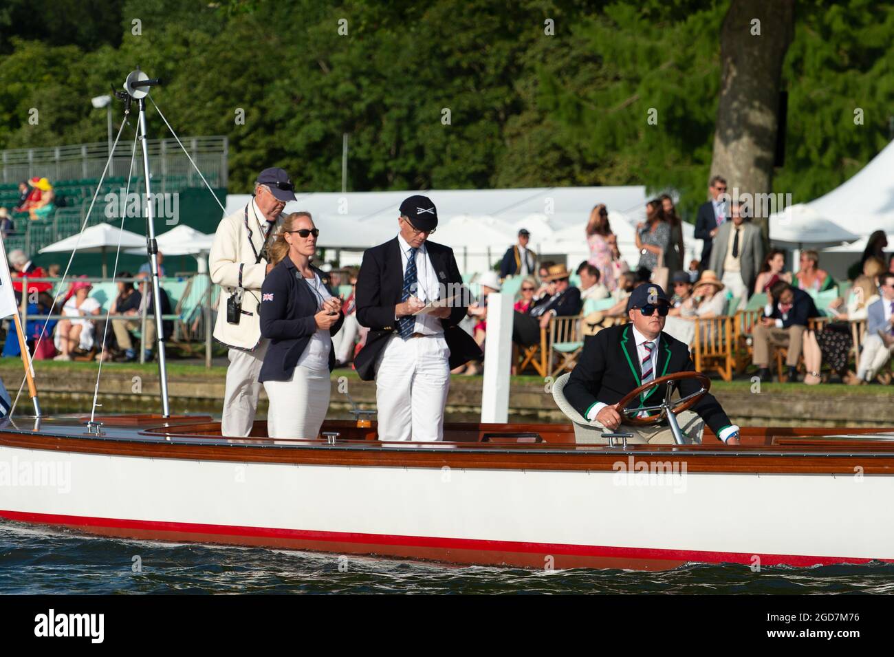 Henley-upon-Thames, Oxfordshire, Regno Unito. 11 agosto 2021. Henley Royal Regatta tornò oggi per la prima volta dall'inizio della Pandemica Covid-19. Gli ospiti e i vogatori hanno trascorso una giornata di sole e picnic. Credito: Maureen McLean/Alamy Foto Stock