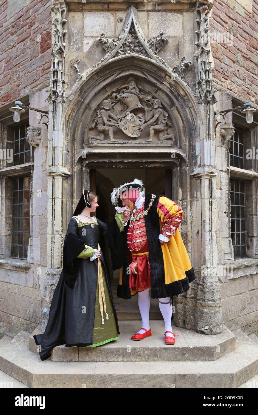 Anne Boleyn ed Enrico 8. Storia vivente del passato presente 'un'udienza con re Enrico VIII', Castello di Berkeley, Gloucestershire, Inghilterra, Regno Unito, Europa Foto Stock