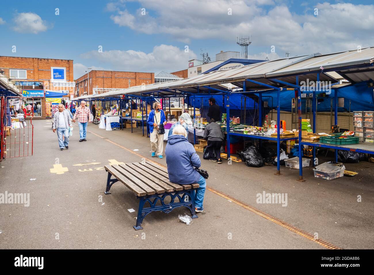 11.08.21 Bury, Greater Manchester, Regno Unito. Le persone che acquistano nel famoso mercato Bury a Greater Manchester Foto Stock