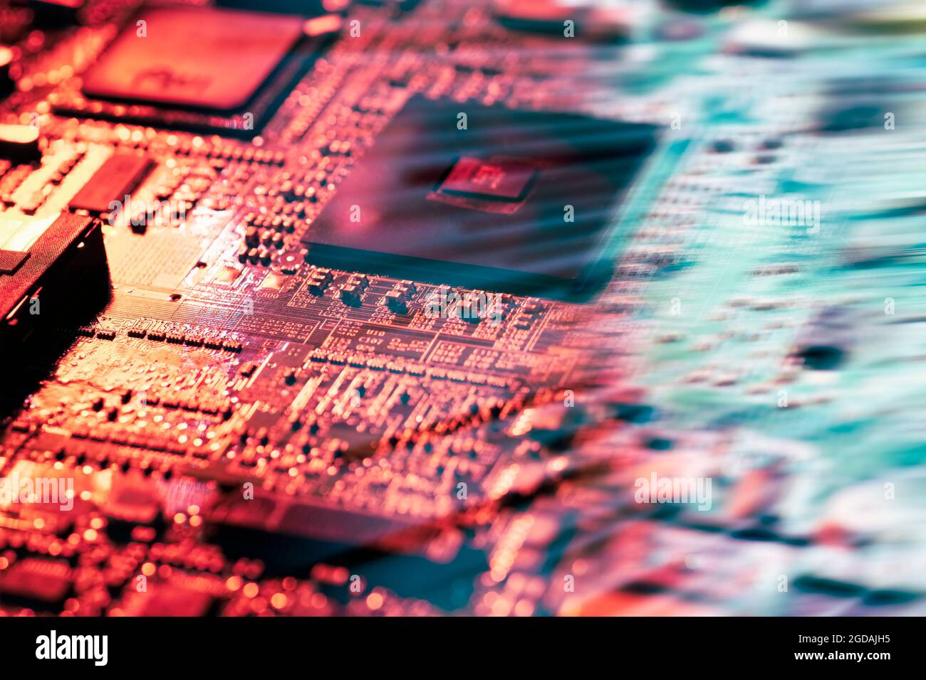 Scheda madre per computer con processore e sfocatura del movimento Foto Stock