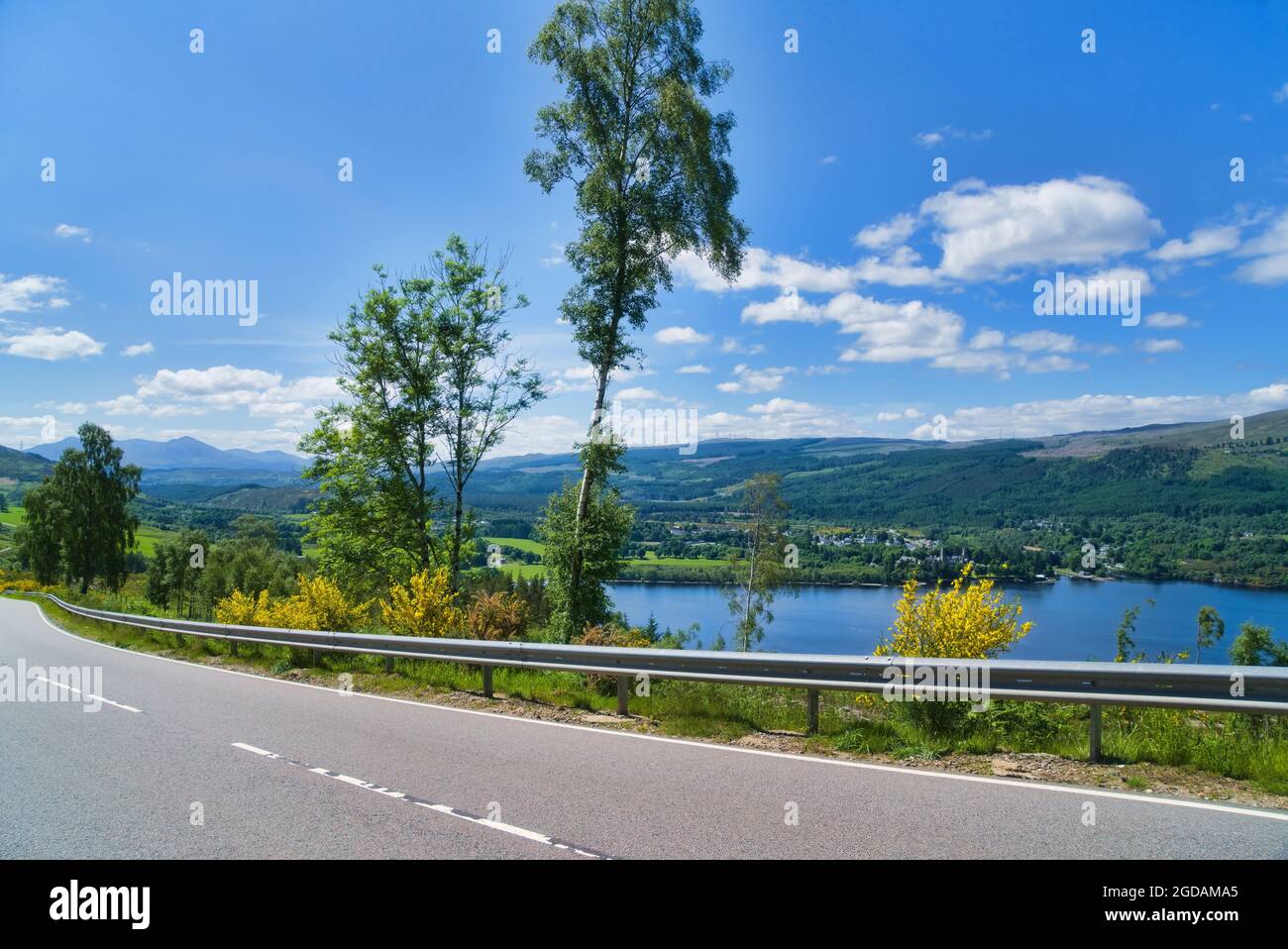 Guardando giù su Fort Augustus, Loch Ness, da B862, lato sud segreto del lago, turistico, escursionista, visitatore, Change House trail, passeggiata, tranquilla, senza disco Foto Stock