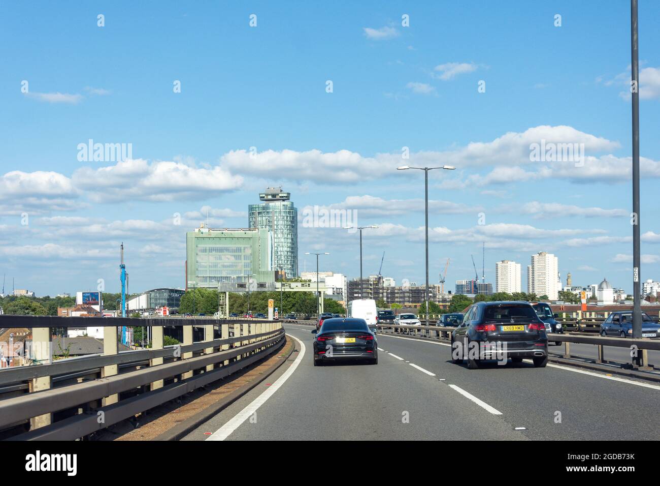 Autostrada M4 Flyover, Brentford, London Borough of Hounslow, Greater London, Inghilterra, Regno Unito Foto Stock