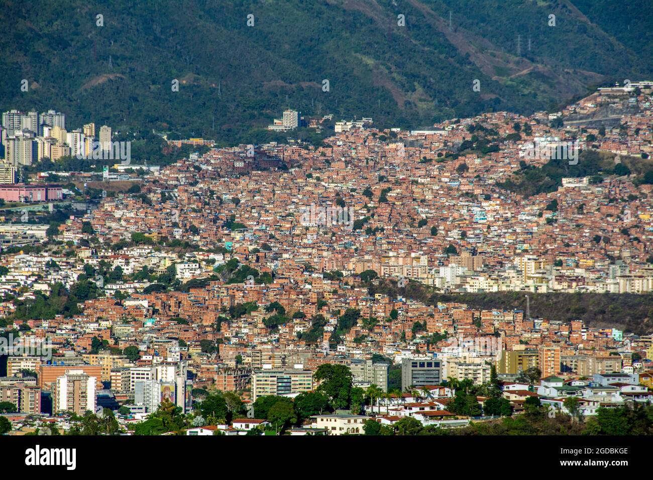 Il quartiere Petare di Caracas è uno dei più grandi e pericolosi dell'America Latina. Capoluogo del comune di Sucre nello stato di Mirand Foto Stock