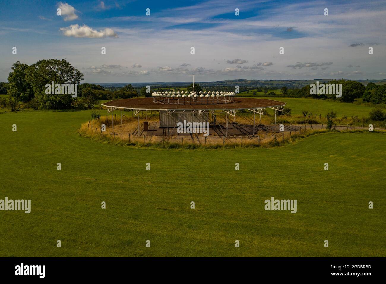 Gamma omnidirezionale ad altissima frequenza Aerial Drone View VOR Ground station National Air Traffic Control Transmitter VOR DME Trent Derbyshire Foto Stock