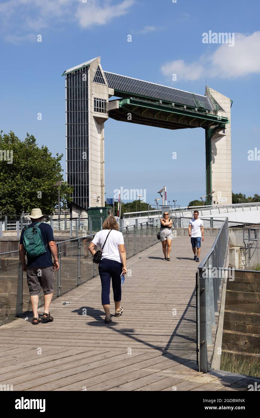 River Hull Tidal Surge Barrier, gate di controllo delle inondazioni sul fiume Hull in difesa delle inondazioni a causa del cambiamento climatico e del riscaldamento globale, Hull, Yorkshire Regno Unito Foto Stock