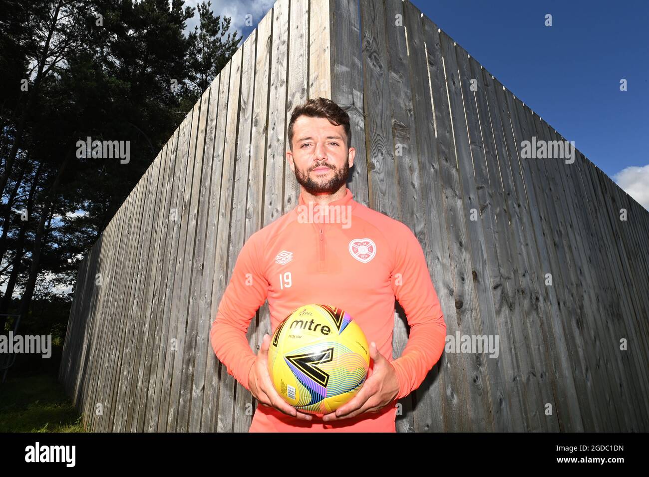 Sottoposto a embargo per i quotidiani della domenica sabato per domenica 15 agosto 2021 Oriam Sports Centre Edinburgh.Scotland UK.10th Aug-21 Hearts Craig Halkett Press Conference for Sundays Premier Sports Cup match vs Celtic . Credit: eric mcowat/Alamy Live News Foto Stock