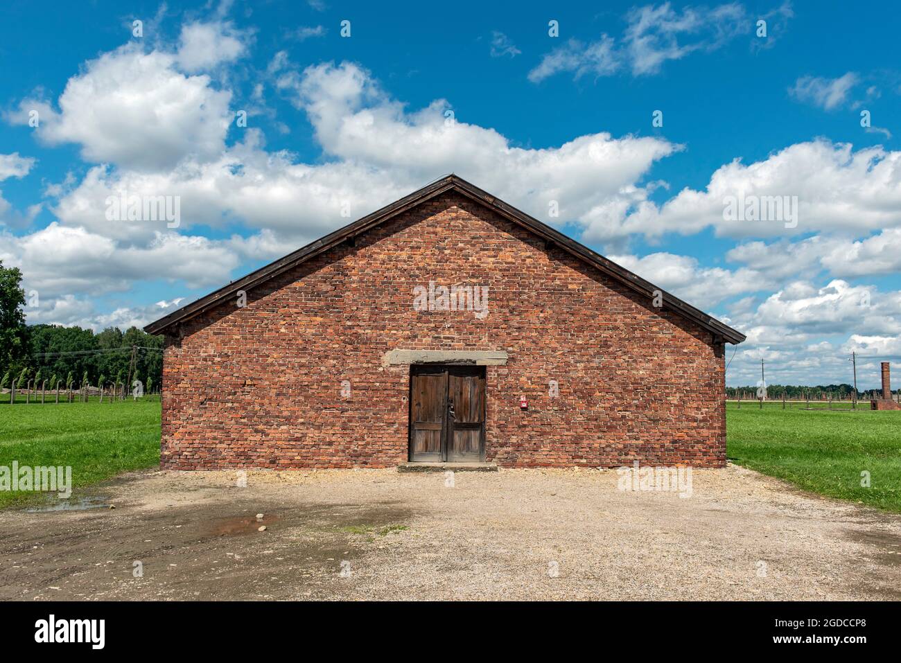 Edificio in mattoni rossi nel campo di concentramento di Auschwitz II-Birkenau, Oswiecim, Polonia Foto Stock