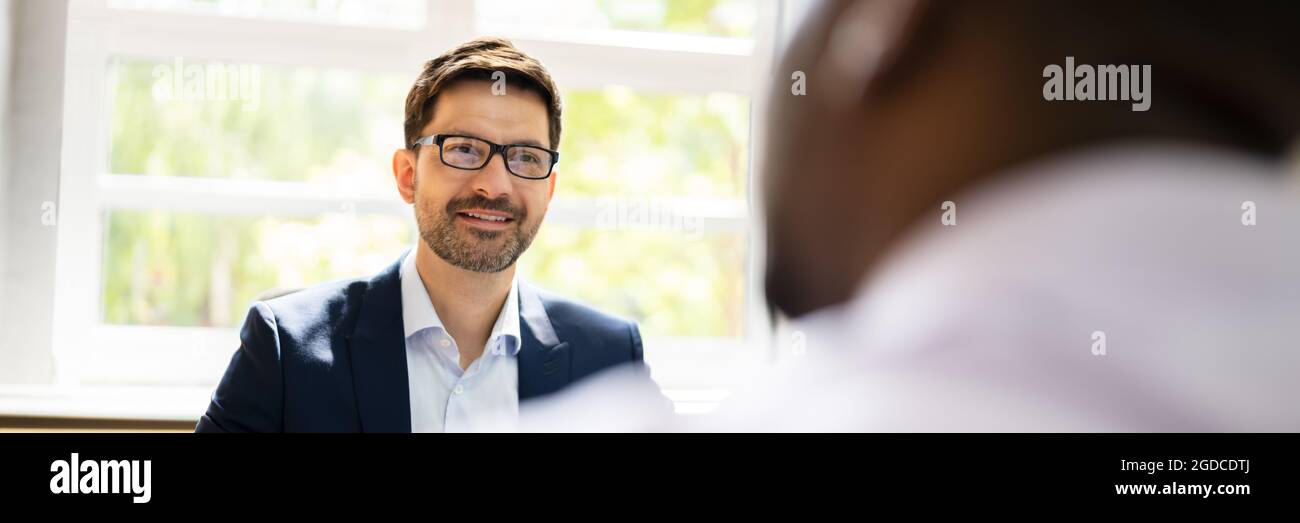 Intervista a African American Business Manager. Reclutamento del lavoro Foto Stock