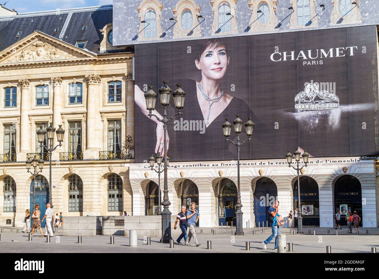 Parigi Francia,1st circondario Place Vendôme,affissioni pubblicità pubblicità Chaumet negozi negozi negozi Haussmann edificio Foto Stock
