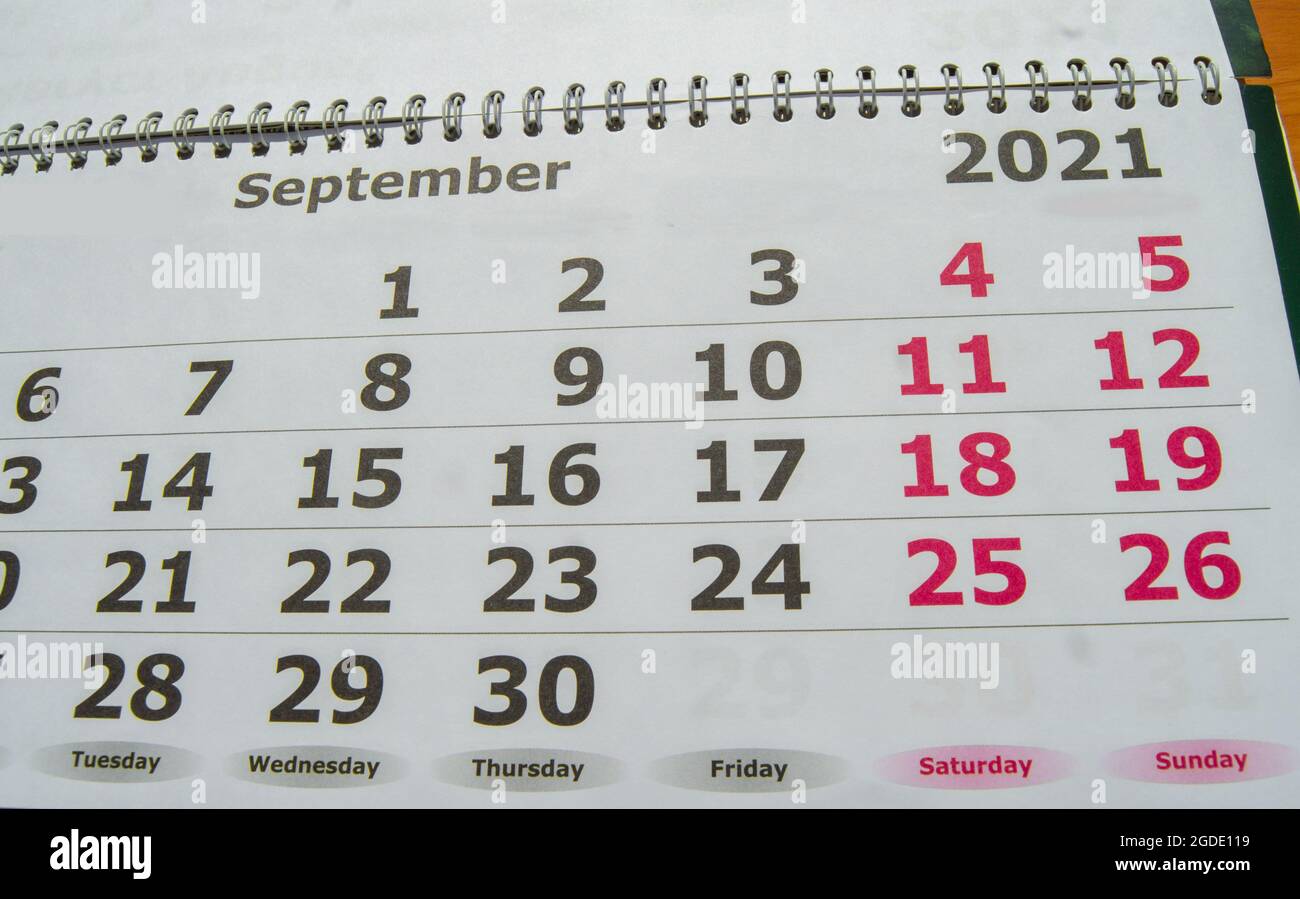 Settembre 2021, primo piano calendario parete, pagina con giorni lavorativi e fine settimana. Foto Stock