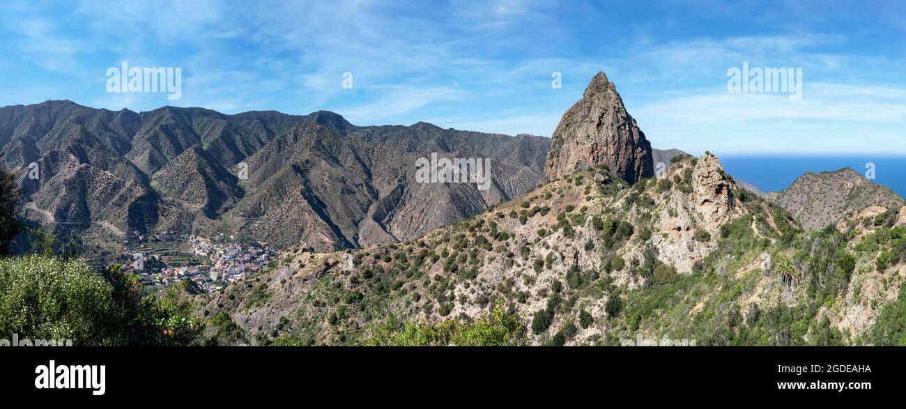 La Gomera paesaggio panoramico - montagne a Roque El Cano sopra Vallehermoso Foto Stock