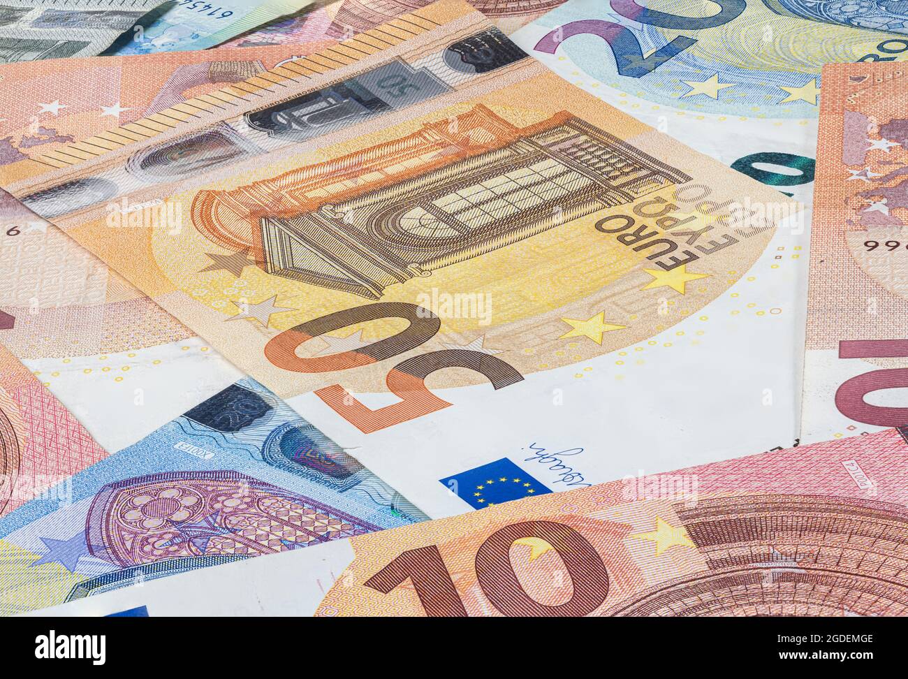 Mucchio di banconote in euro immagini e fotografie stock ad alta  risoluzione - Alamy