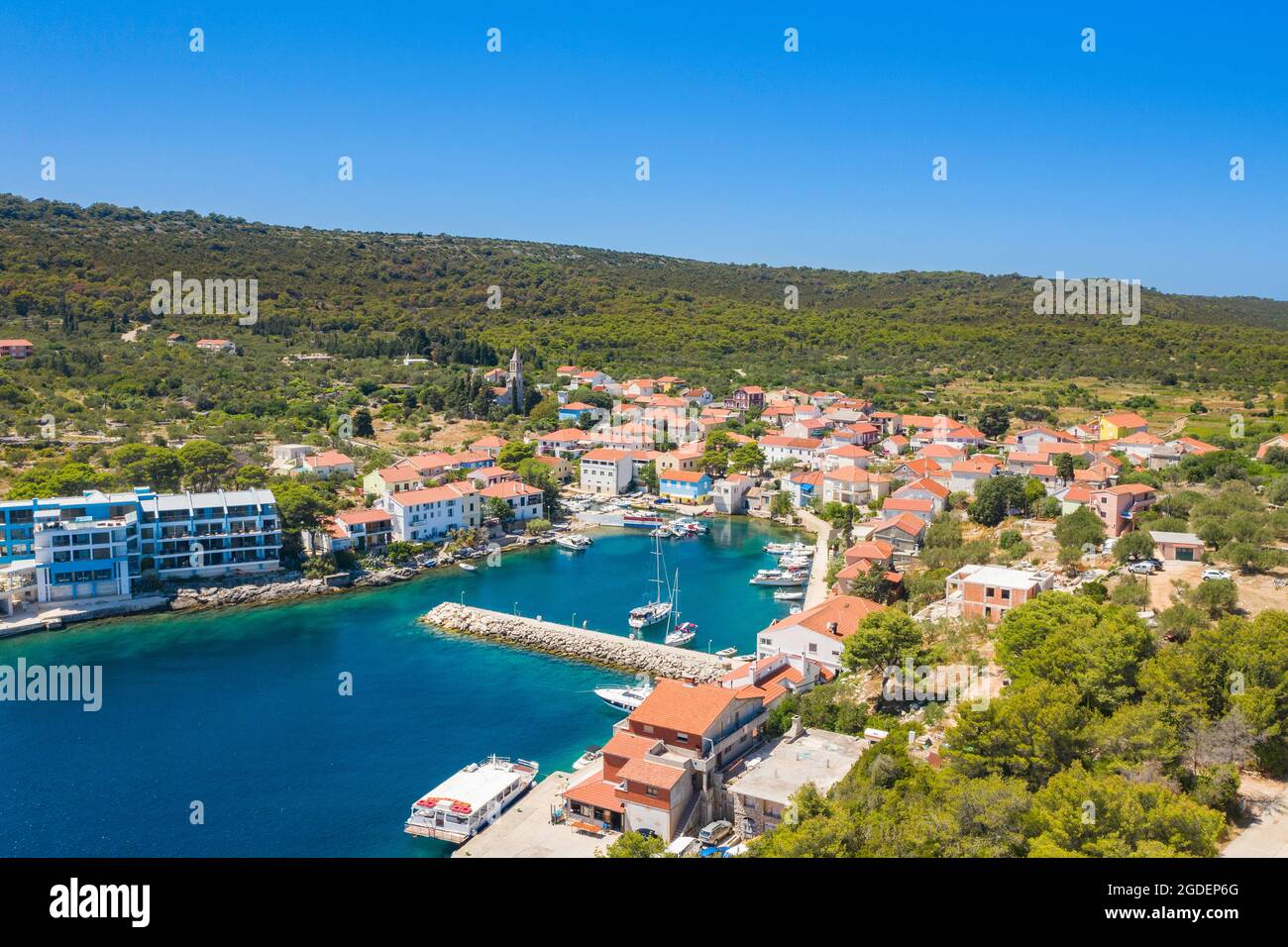 Pittoresca città di Bozava sull'isola di Dugi Otok in Croazia. Vista panoramica. Foto Stock