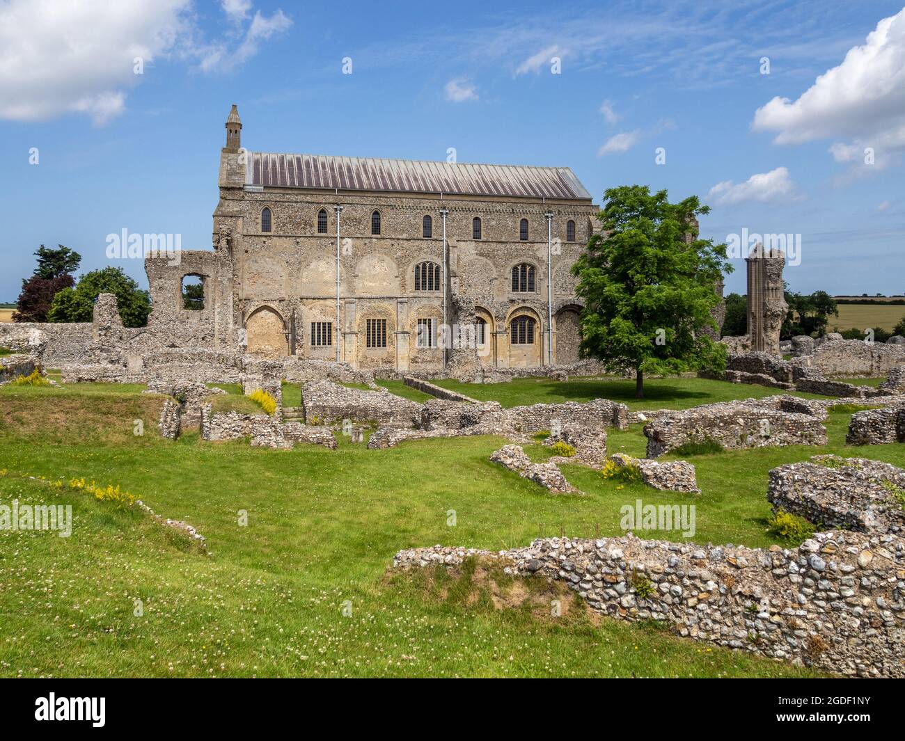 La Chiesa Priora di Santa Maria e la Santa Croce, Binham, Norfolk, Regno Unito; parte di un monastero del 13 ° secolo convertito in una chiesa parrocchiale. Foto Stock