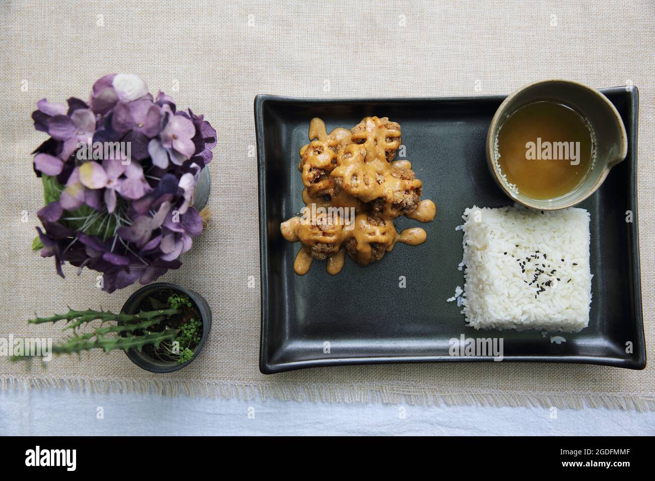 pollo fritto al karaage con riso cibo giapponese Foto Stock