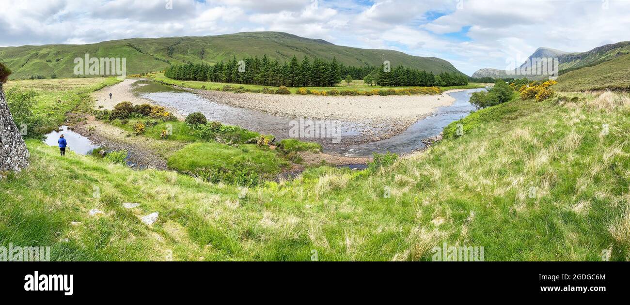 DUN DORNAIGIL Iron Age Broch a Sutherland, Highlands scozzesi che si affacciano sul fiume Strathmore. Foto: Tony Gale Foto Stock