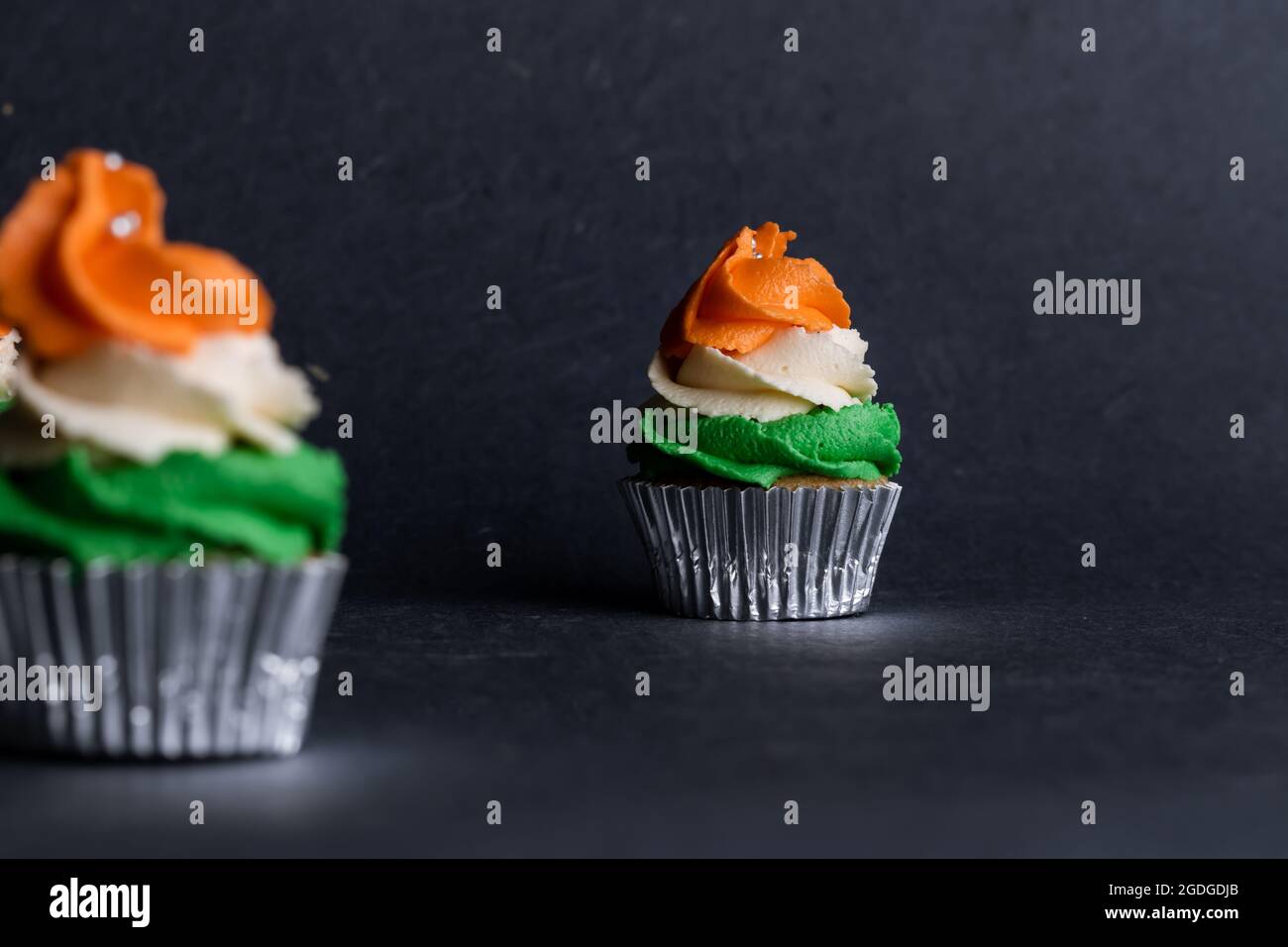 Cupcake decorato con glassa a tre colori per celebrare il giorno dell'Indipendenza Indiana. India Indipendenza. Festa dell'Indipendenza. Foto Stock