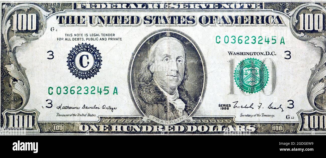 Lato opposto di 100 cento dollari fattura banconote serie 1988 con il ritratto del presidente Benjamin Franklin, vecchia moneta americana banconota Foto Stock