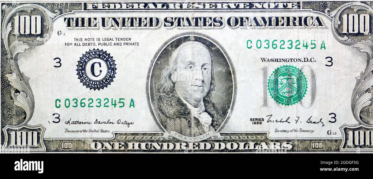 Lato opposto di 100 cento dollari fattura banconote serie 1988 con il ritratto del presidente Benjamin Franklin, vecchia moneta americana banconota Foto Stock