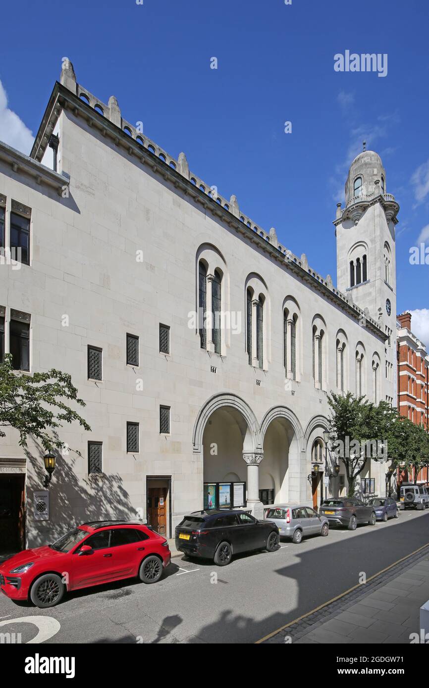 Cadogan Hall, Chelsea, Londra, Regno Unito. Costruita come chiesa nel 1907, oggi uno dei principali locali di musica classica di Londra. Sloane Terrace, SW1.Robert Fellowes Foto Stock