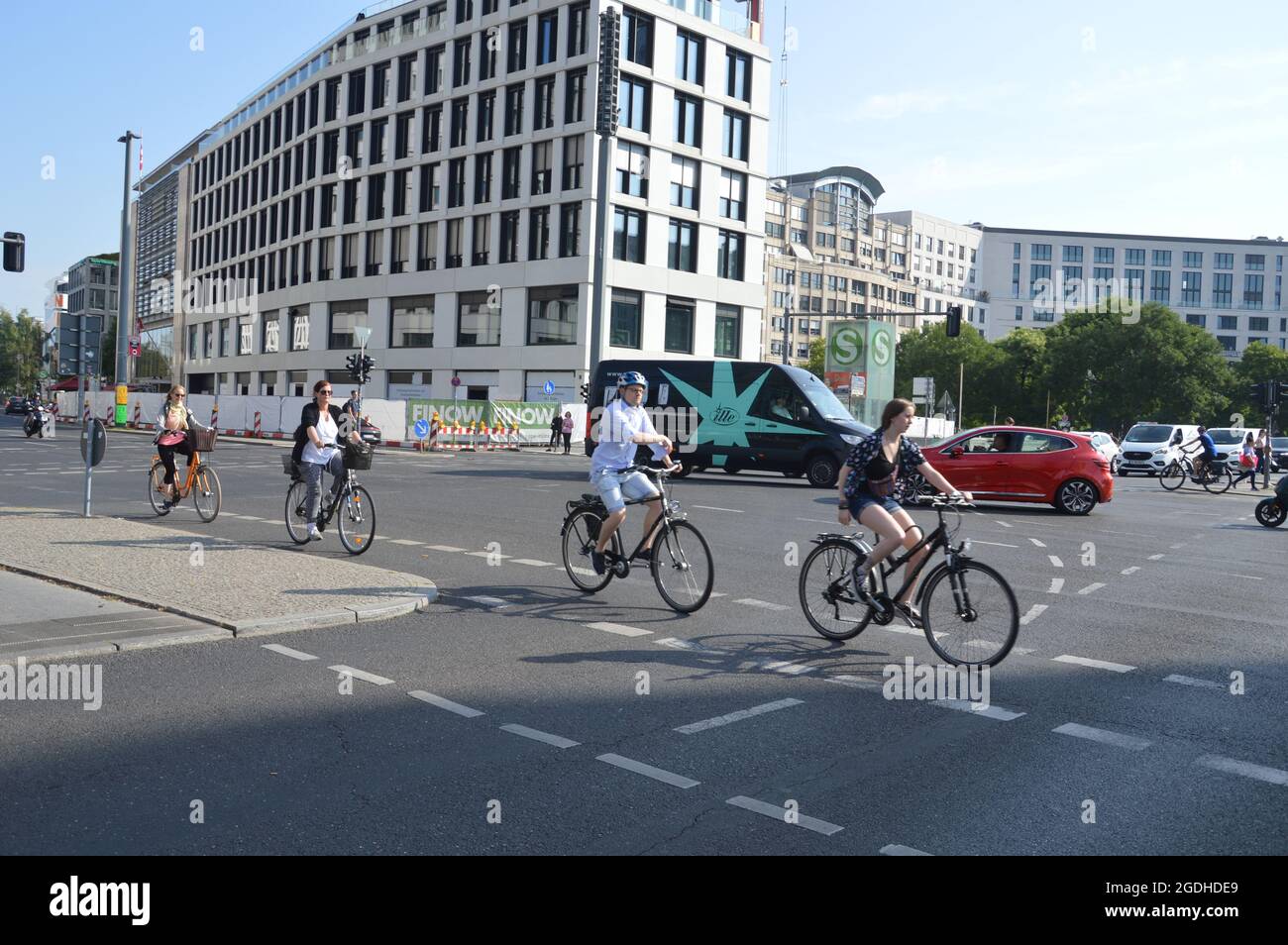 60° anniversario della costruzione del muro di Berlino - Potsdamer Platz, Berlino, Germania - 13 agosto 2021. Foto Stock