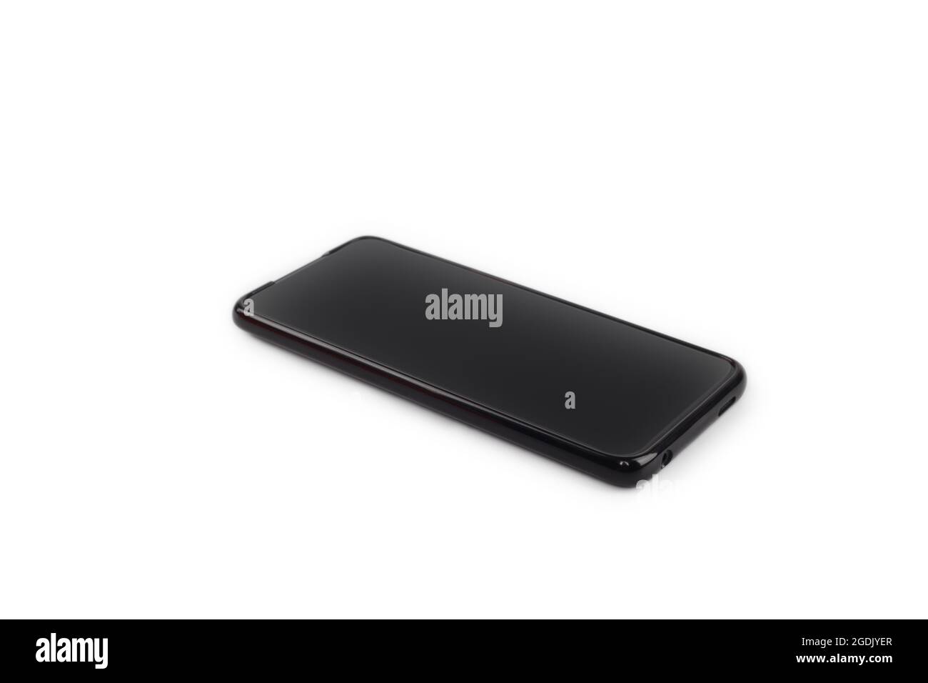 Smartphone isolato in bianco con schermo vuoto. Smartphone nero moderno isolato su sfondo bianco. Foto Stock