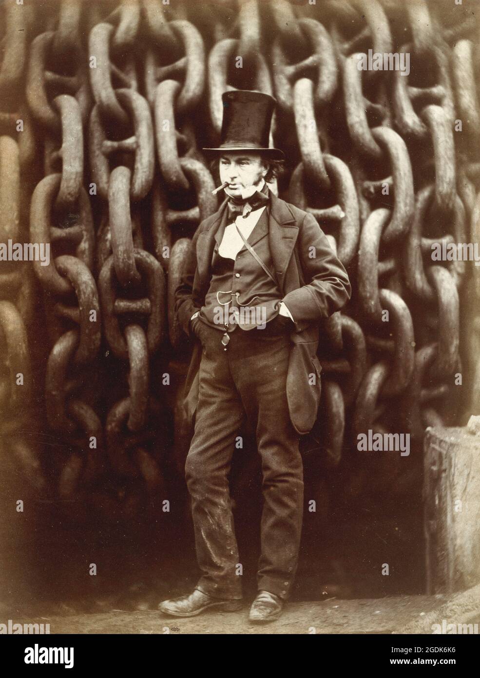 Isambard Kingdom Brunel si trova di fronte alle enormi catene di lancio della SS Great Eastern Foto Stock