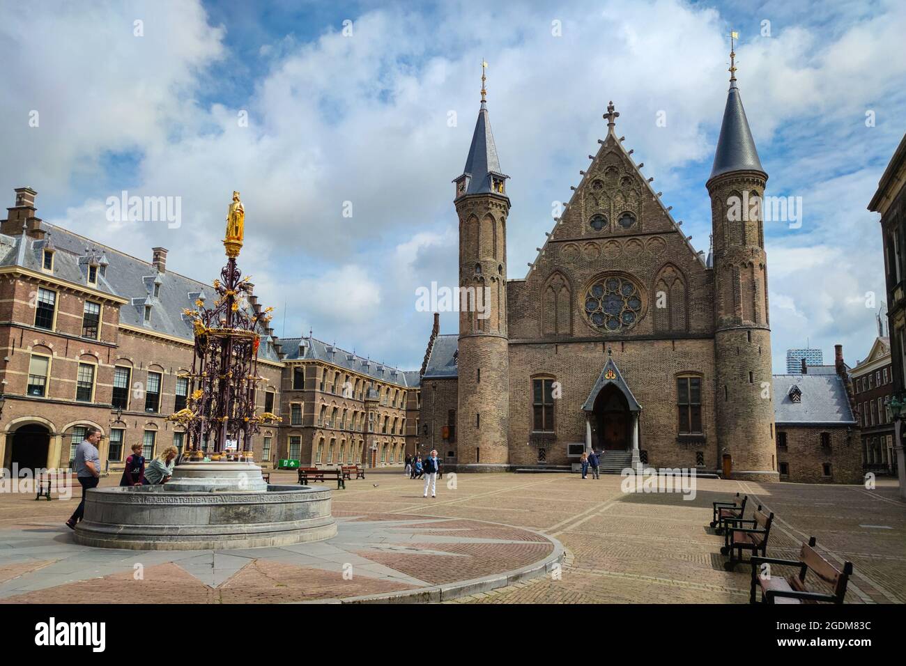 Vista del Binnenhof, centro del governo olandese a l'Aia, Paesi Bassi Foto Stock