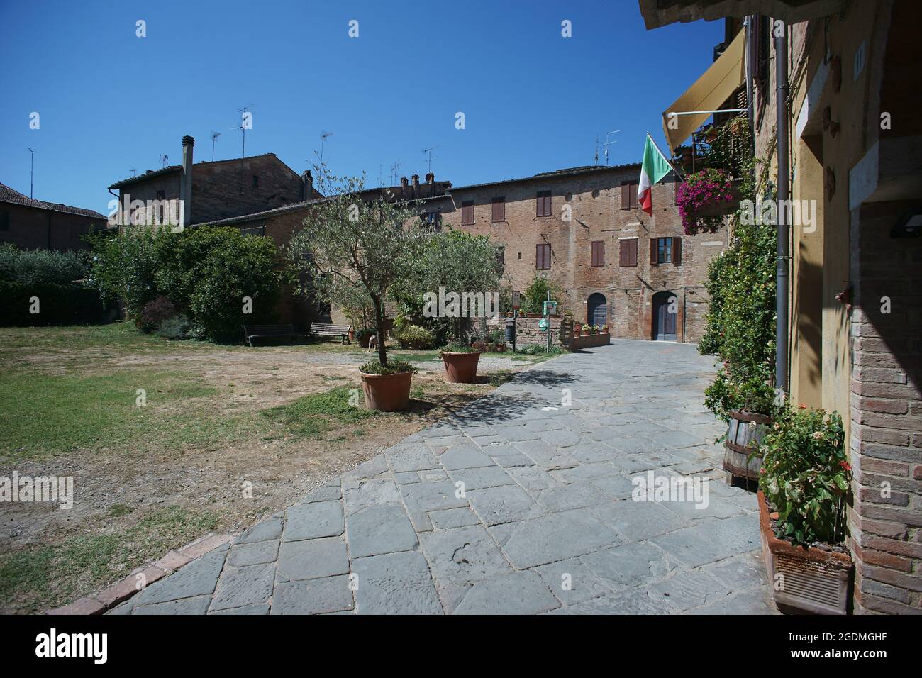 Comune di Buonconvento, vicino Montalcino, provincia di Siena, Toscana, Italia Foto Stock