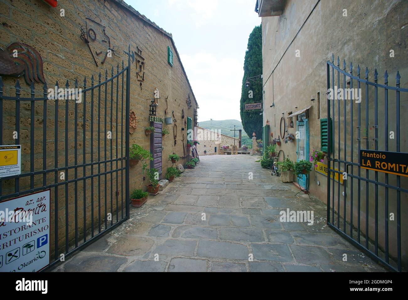 Ristorante la Romita nel villaggio di Montisi in Toscana, provincia di Siena, Italia Foto Stock