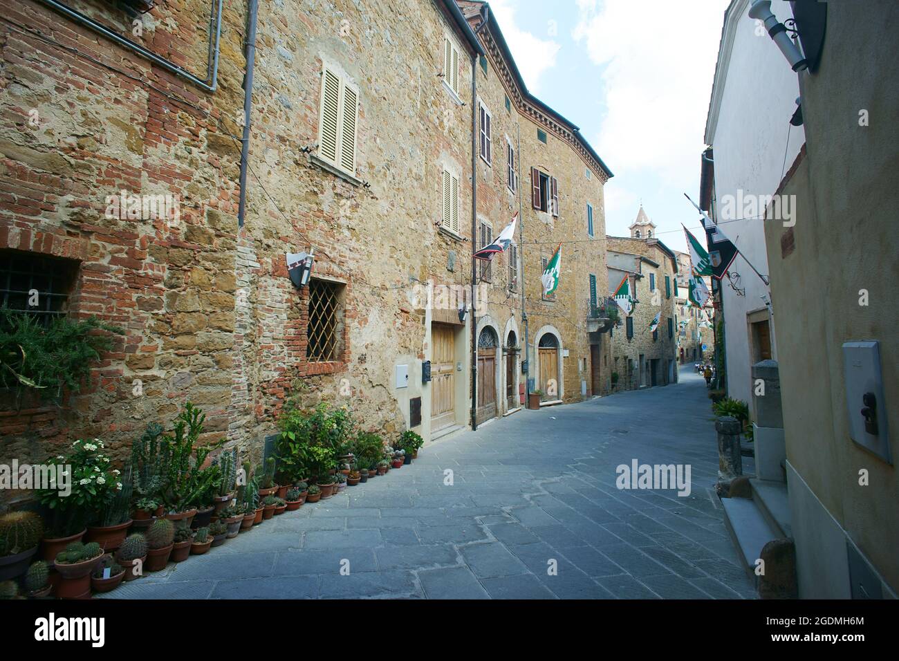 Il villaggio di Montisi in Toscana, provincia di Siena, Italia Foto Stock