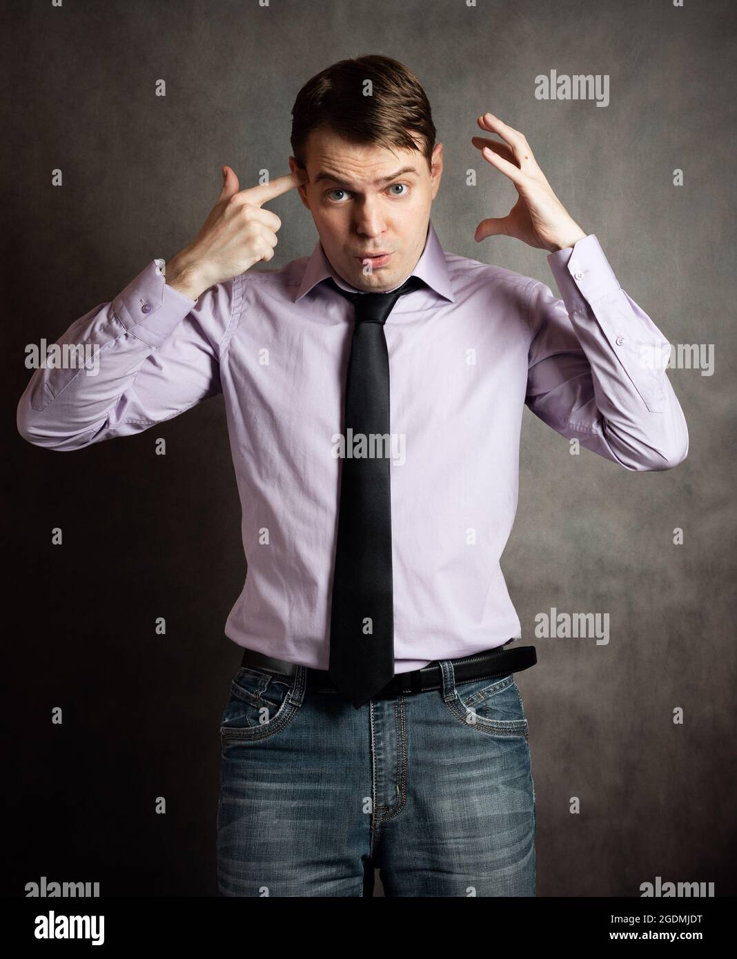 camicia rosa cravatta