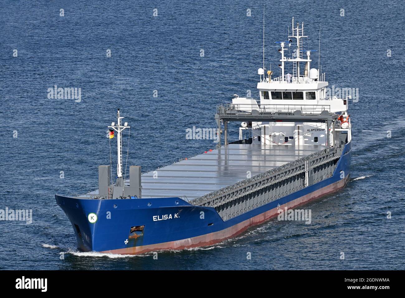 General Cargo Ship ELISA K. passando per il canale Kiel Foto Stock