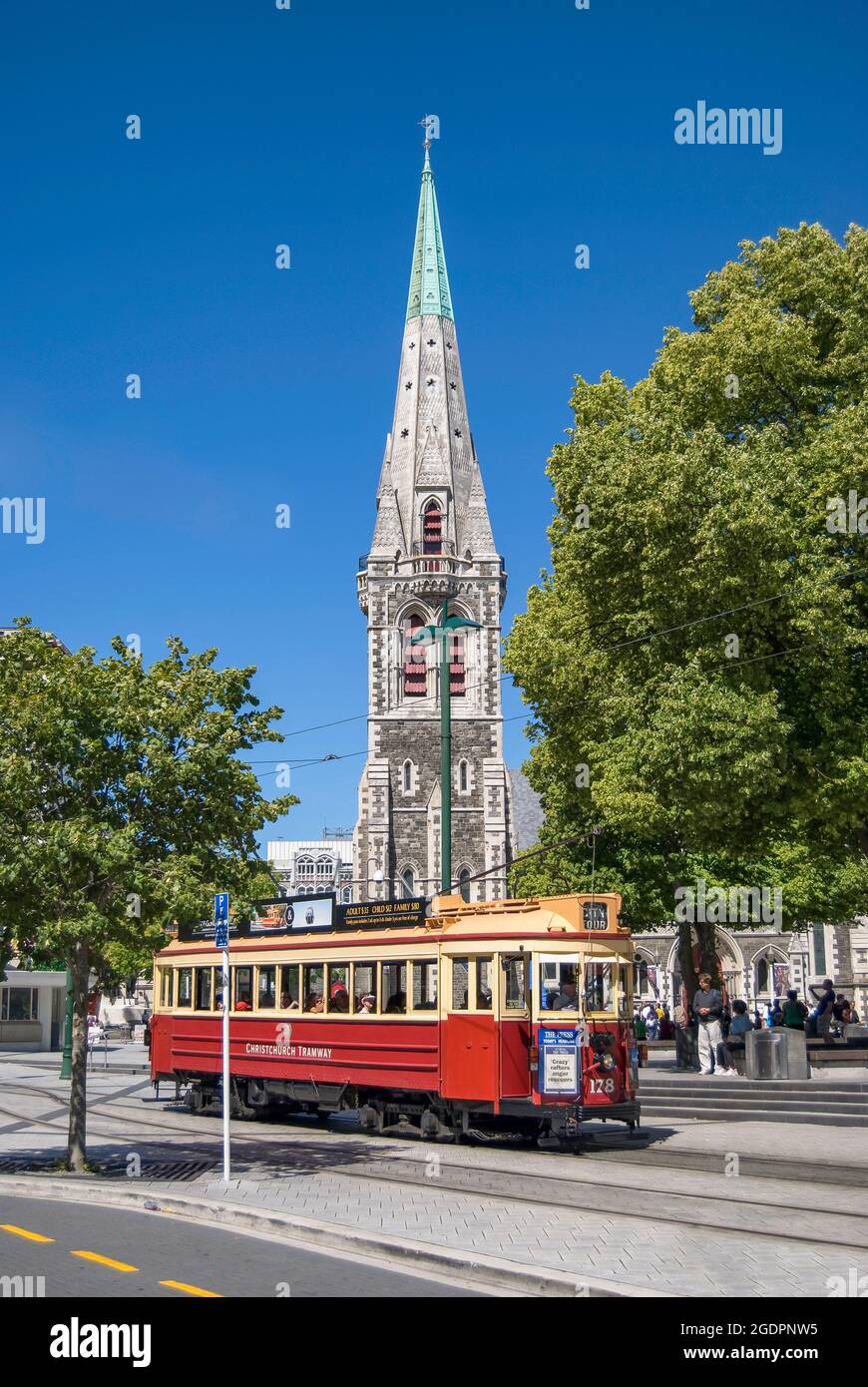 Tram City loop e Christ Church Cathedral (pre terremoto), Cathedral Square, Christchurch, Canterbury, New Zea Foto Stock