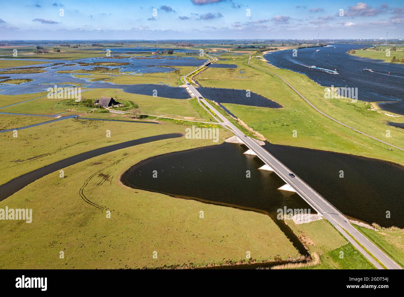 Paesi Bassi, Werkendam. Fiume Waal. Antenna. Parco Nazionale di Biesbosch. Polder Noordwaard. Fiume Waal. Terra di inondazione. Sala per il progetto River. Foto Stock