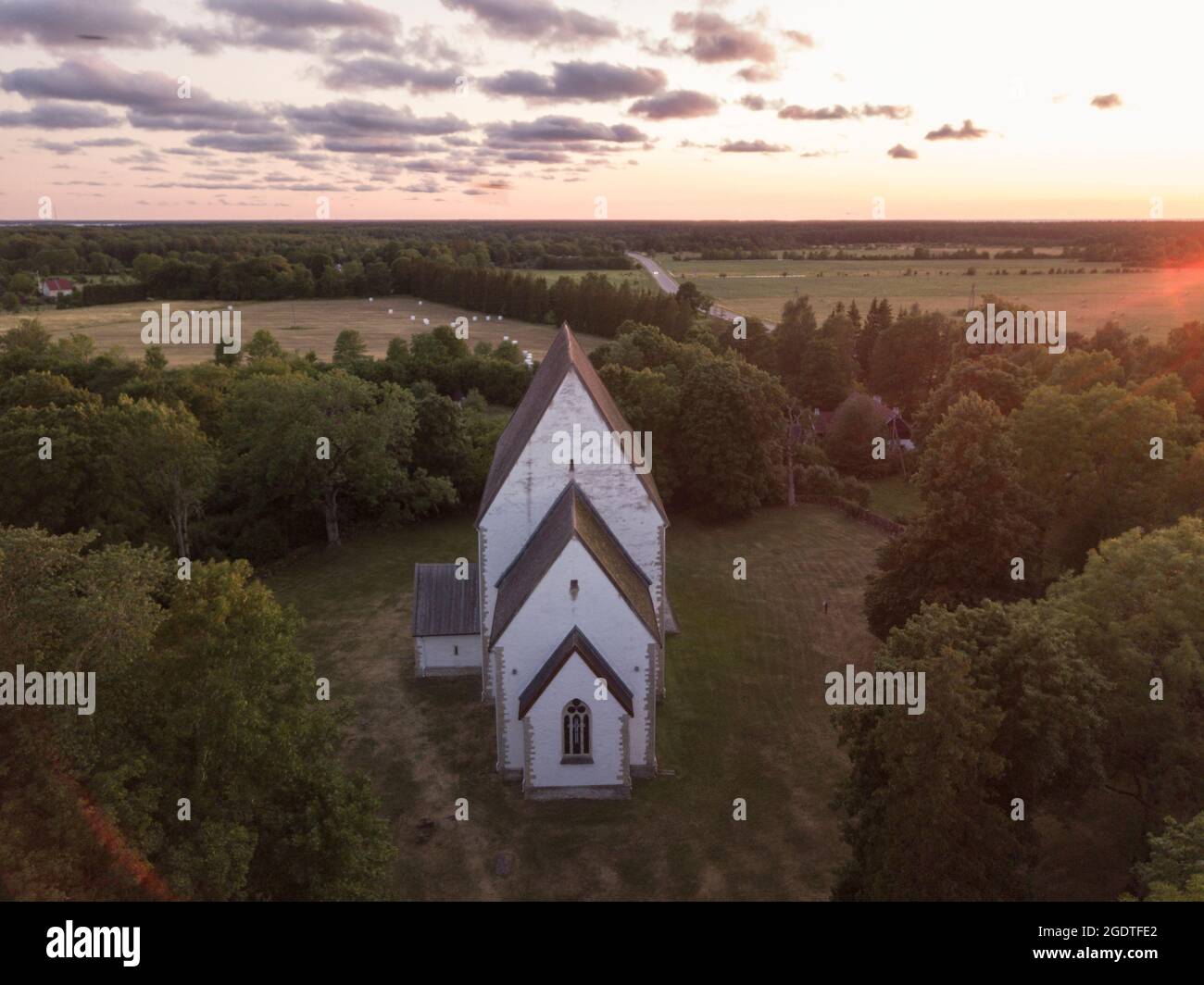Una chiesa sull'isola di Muhu in Estonia Foto Stock