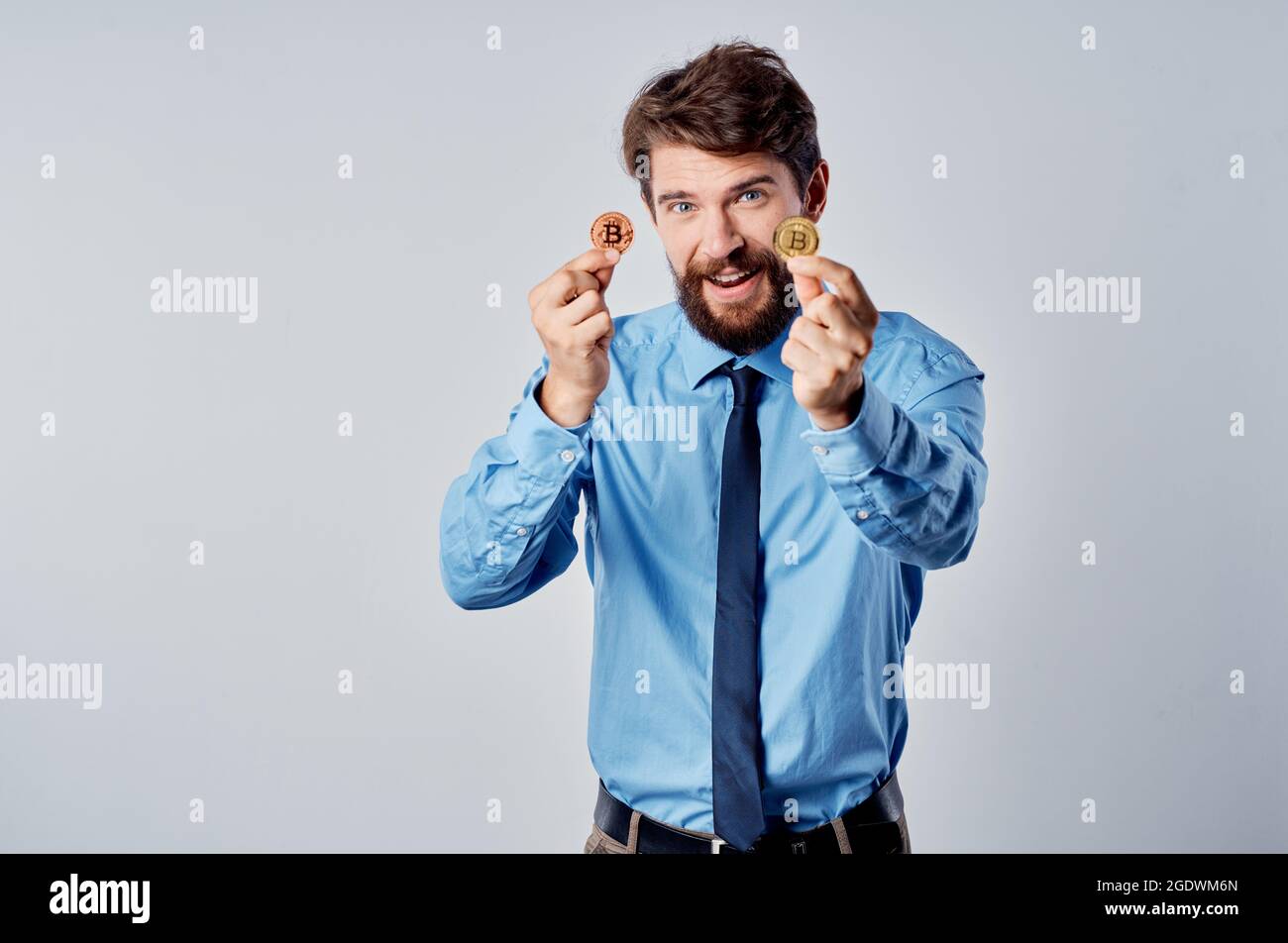uomo in camicia con cravatta finanza manager investimento economico Foto  stock - Alamy