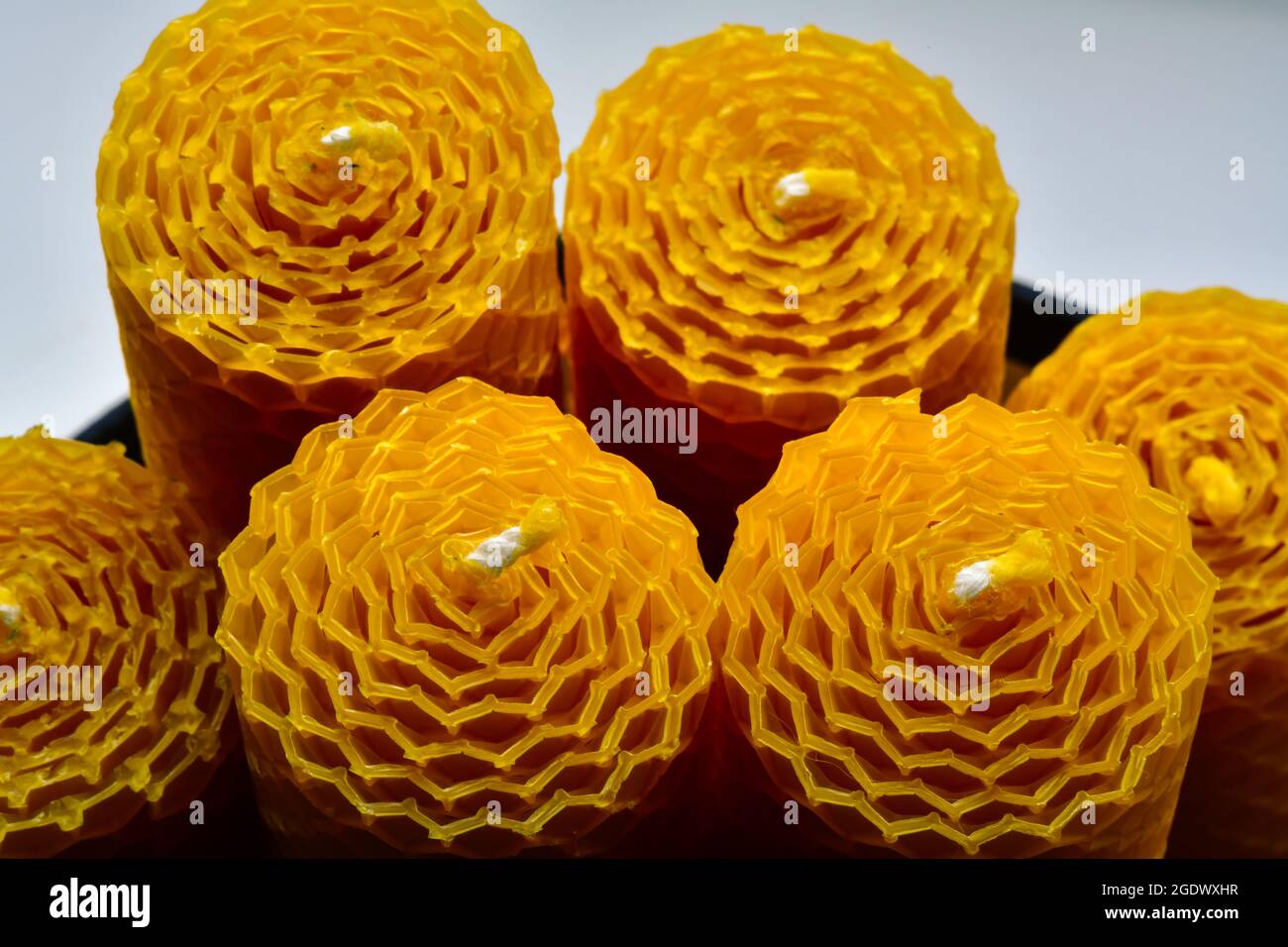 candele di cera d'api naturali Foto Stock