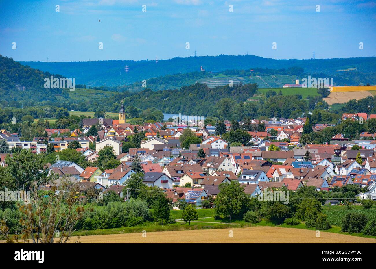 Valle del fiume Neckar in Germania visto da Bad Wimpfen verso Offenau (nella foto) Baden Wuertemberg terra. Foto Stock
