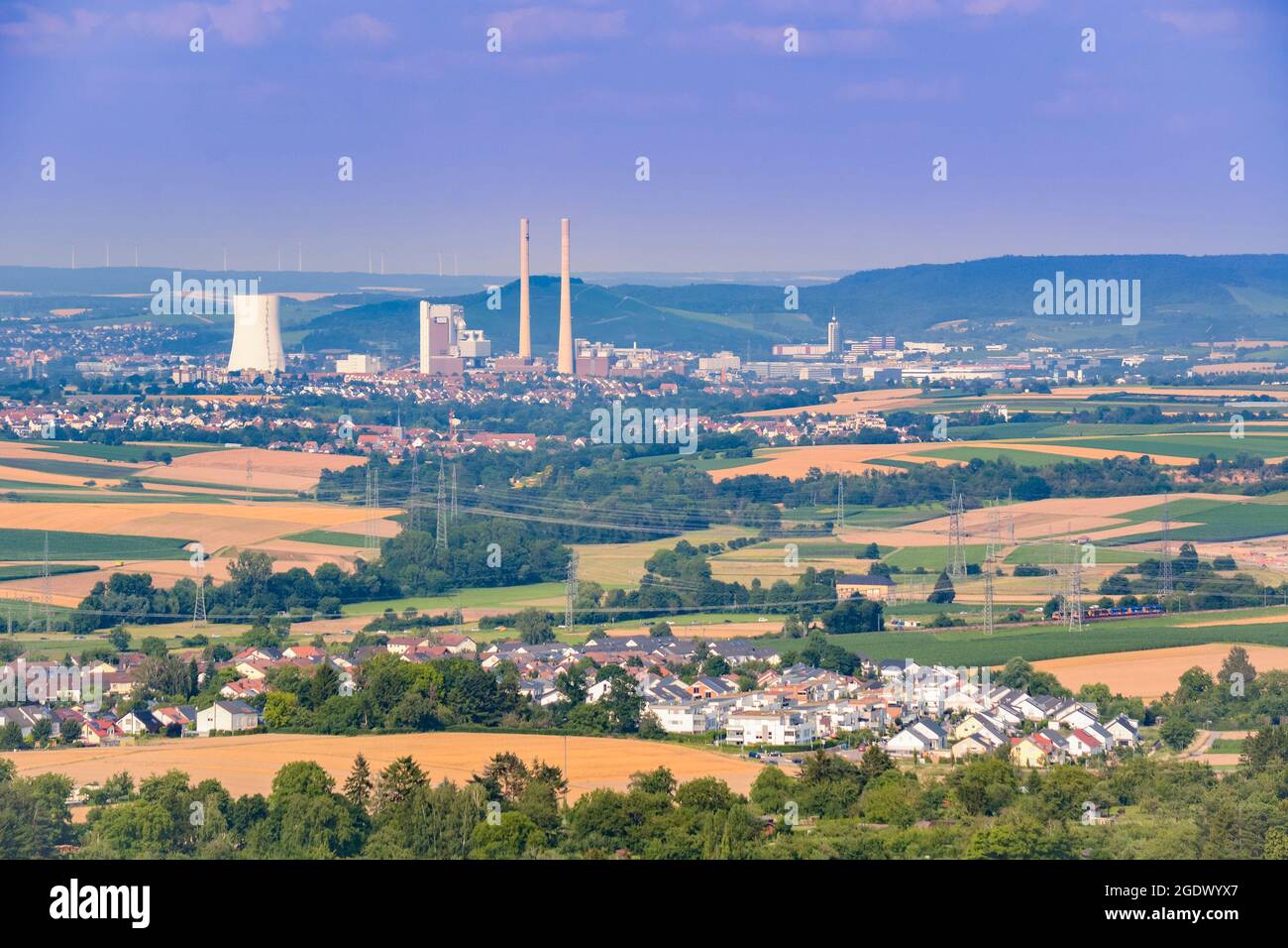 Heilbronn visto da Heuchelberg, paesaggio in Germania a Baden Wuertemberg, vista della centrale industriale Foto Stock