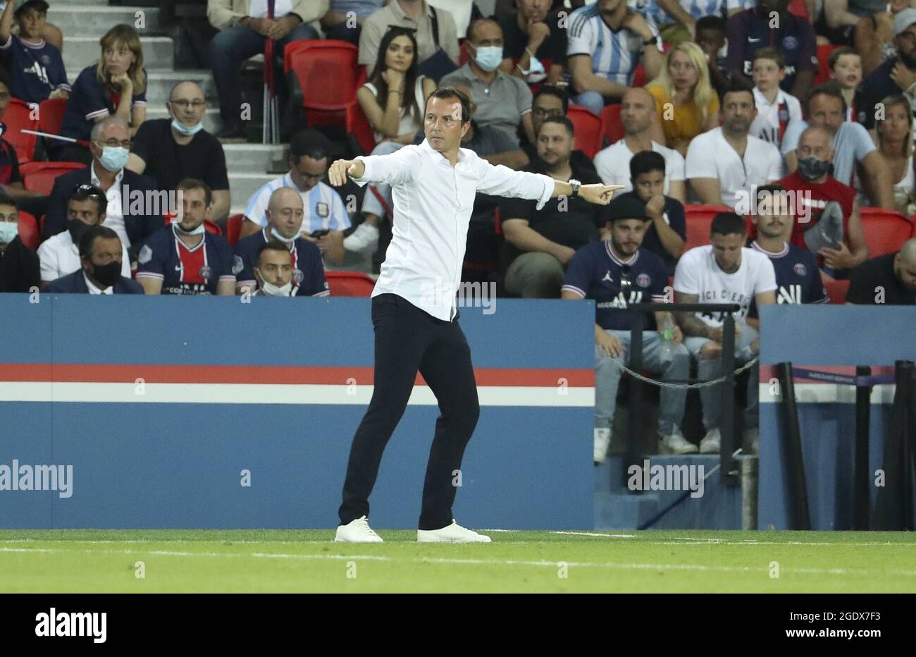 Allenatore della RC Strasbourg Julien Stephan durante il campionato francese Ligue 1 partita di calcio tra Parigi Saint-Germain e RC Strasburgo il 14 agosto 2021 allo stadio Parc des Princes di Parigi, Francia - Foto Jean Catuffe / DPPI Foto Stock