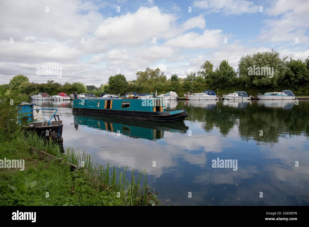 Barche a remi River Lea Stanstead Lock Stanstead Abbott Foto Stock