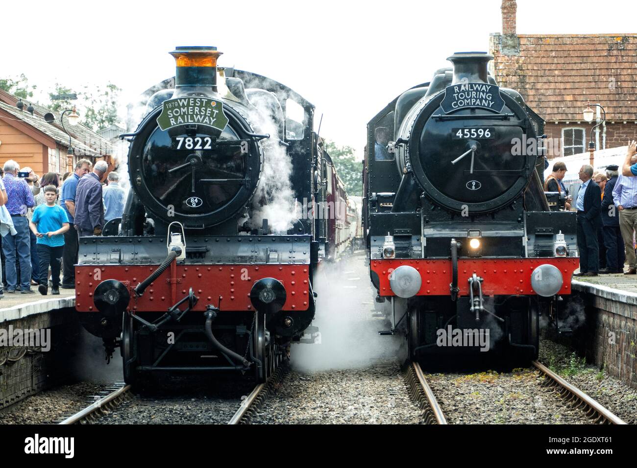 The West Somerset Steam Express 14/8/2021. Trainato dalla locomotiva 45596 Bahamas.and Manor classe Odney Manor e Foxcote Manor. Foto Stock