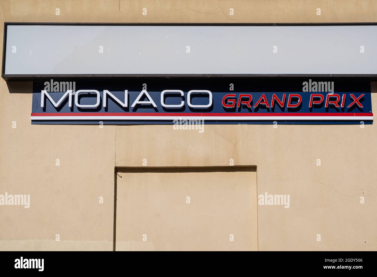 Menton, Francia - 2 luglio 2020: Monaco Grand prix store a Menton, vendita di prodotti relativi al Grand prix formule 1 Foto Stock
