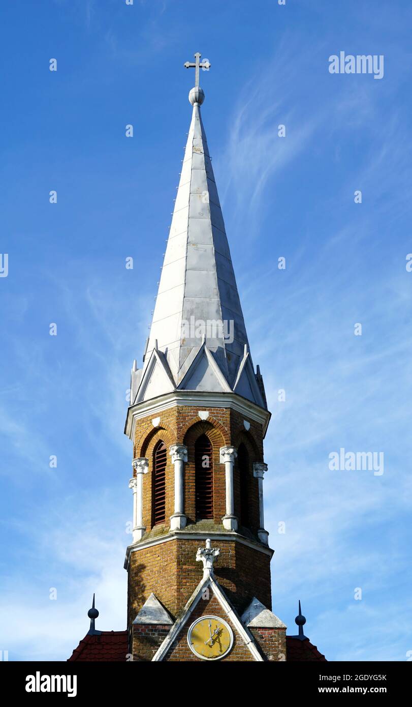 La cima della cappella cristiana di nostra Signora delle Nevi del XVII secolo nella città croata di Osijek Foto Stock