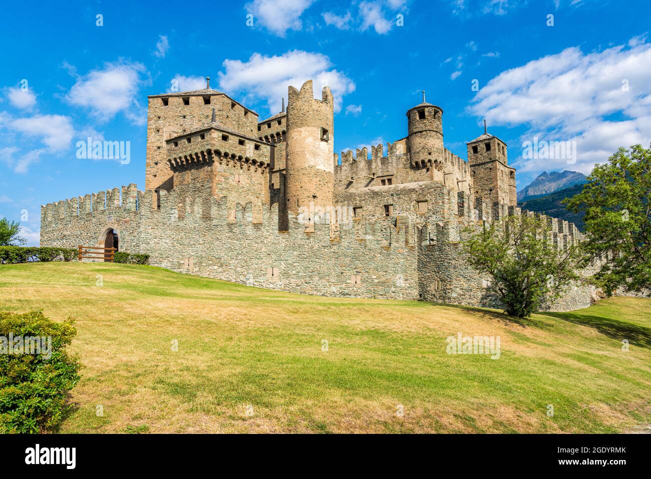 Castello di Fenis, famosa e ben conservata fortezza medievale in Valle d'Aosta, Italia settentrionale. Foto Stock