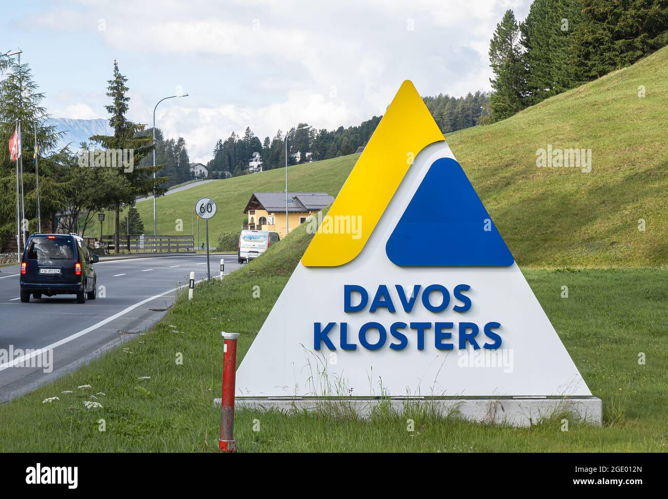 Davos, Svizzera - 17 luglio 2020: Davos è una stazione sciistica e comune del Cantone di Graubunden in Svizzera. Noto anche per la prestigiosa Foto Stock