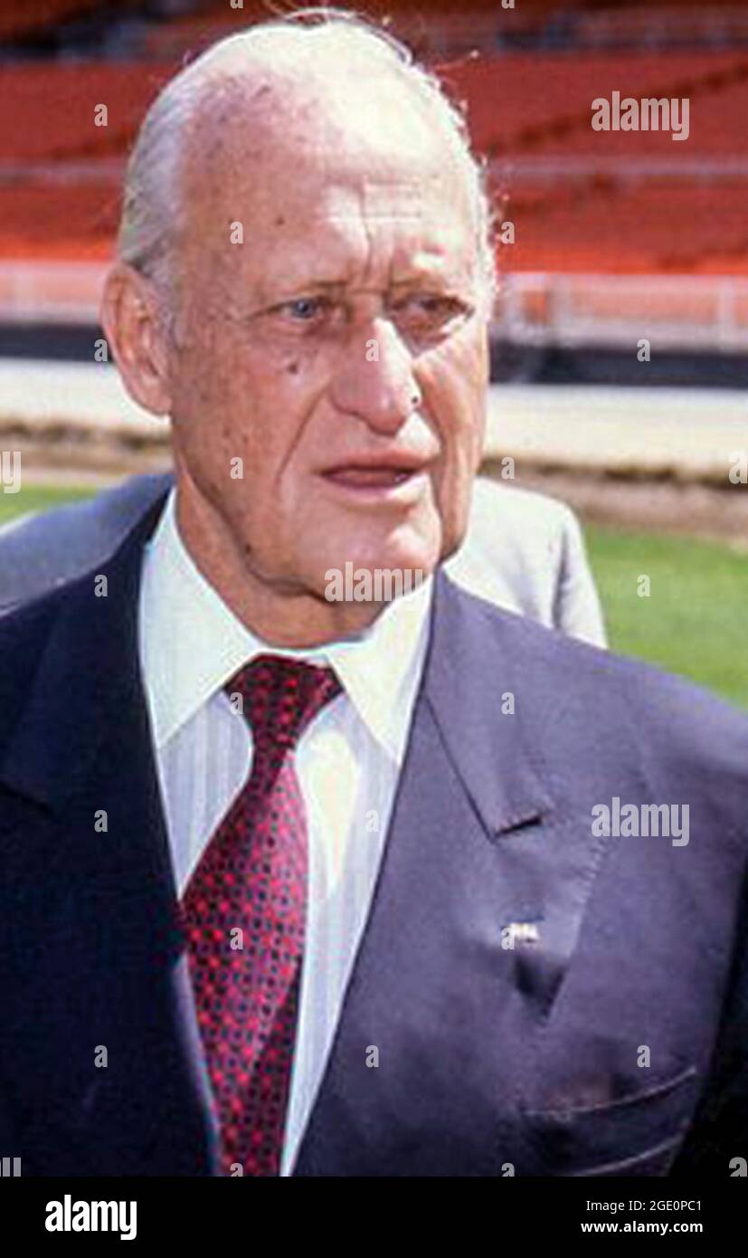 Il presidente della FIFA 1994 Joäo Havelange infissa lo stadio RFK a Washington DC prima della Coppa del mondo FIFA 1994 Foto Stock